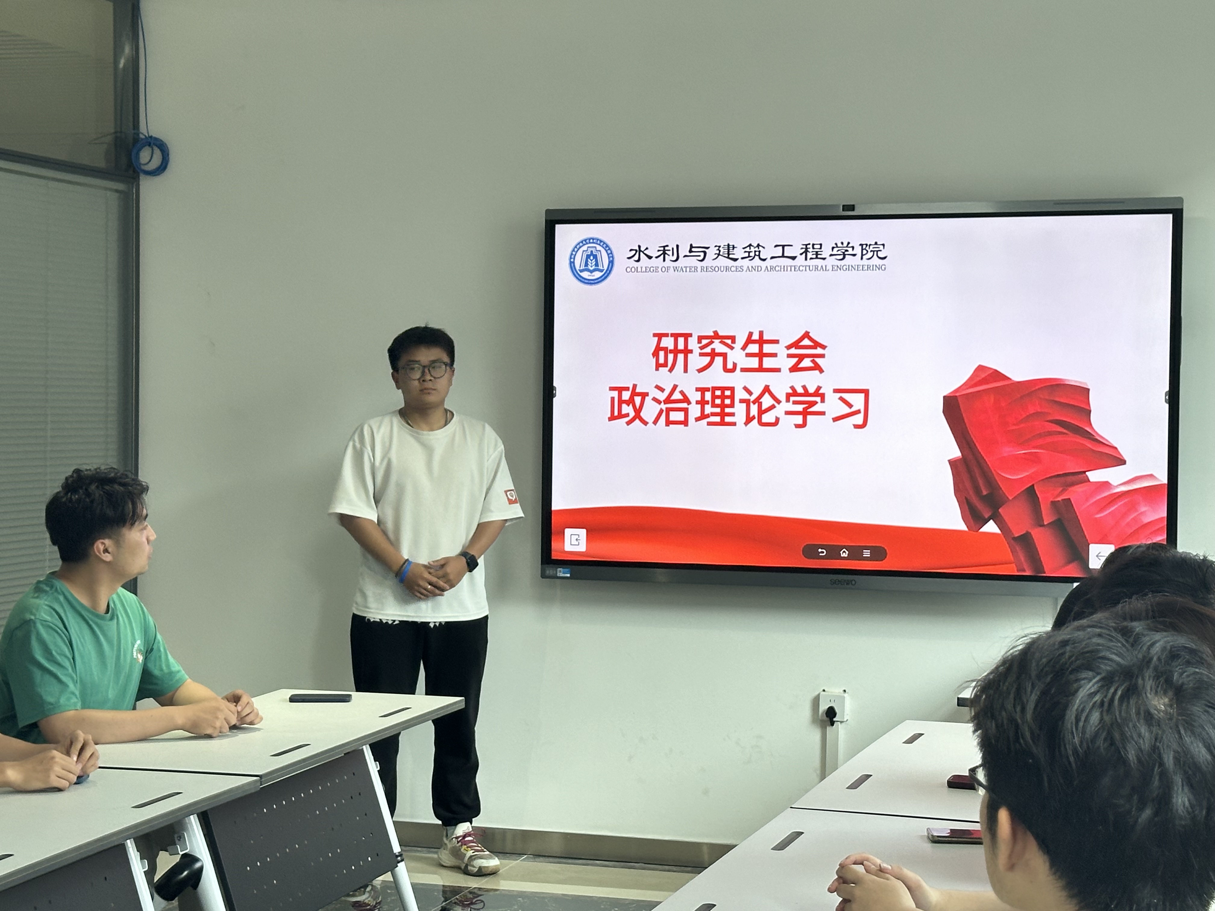水建成人影视片
研会-2024年6月理论学习照片 (1).jpg